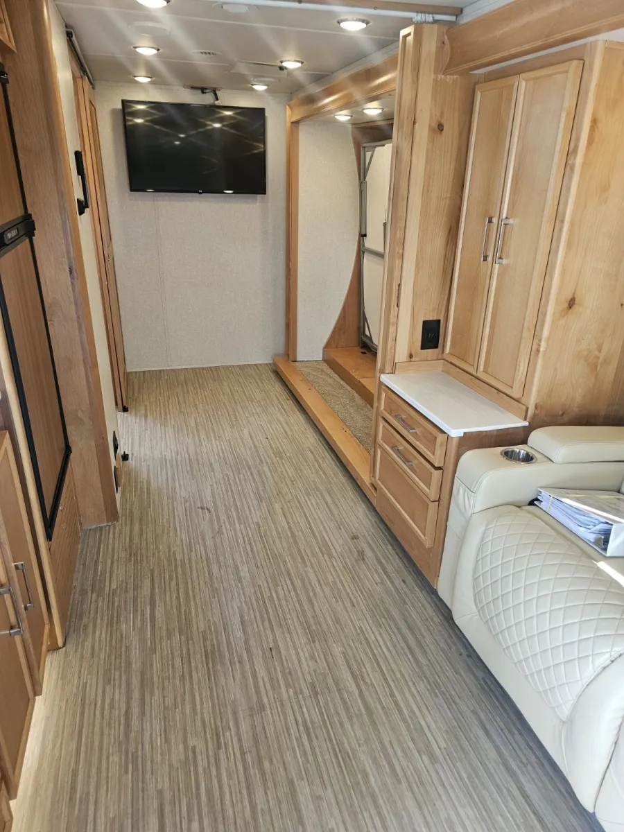 2018 Tiffin Wayfarer 24 FW, Photos photo 11