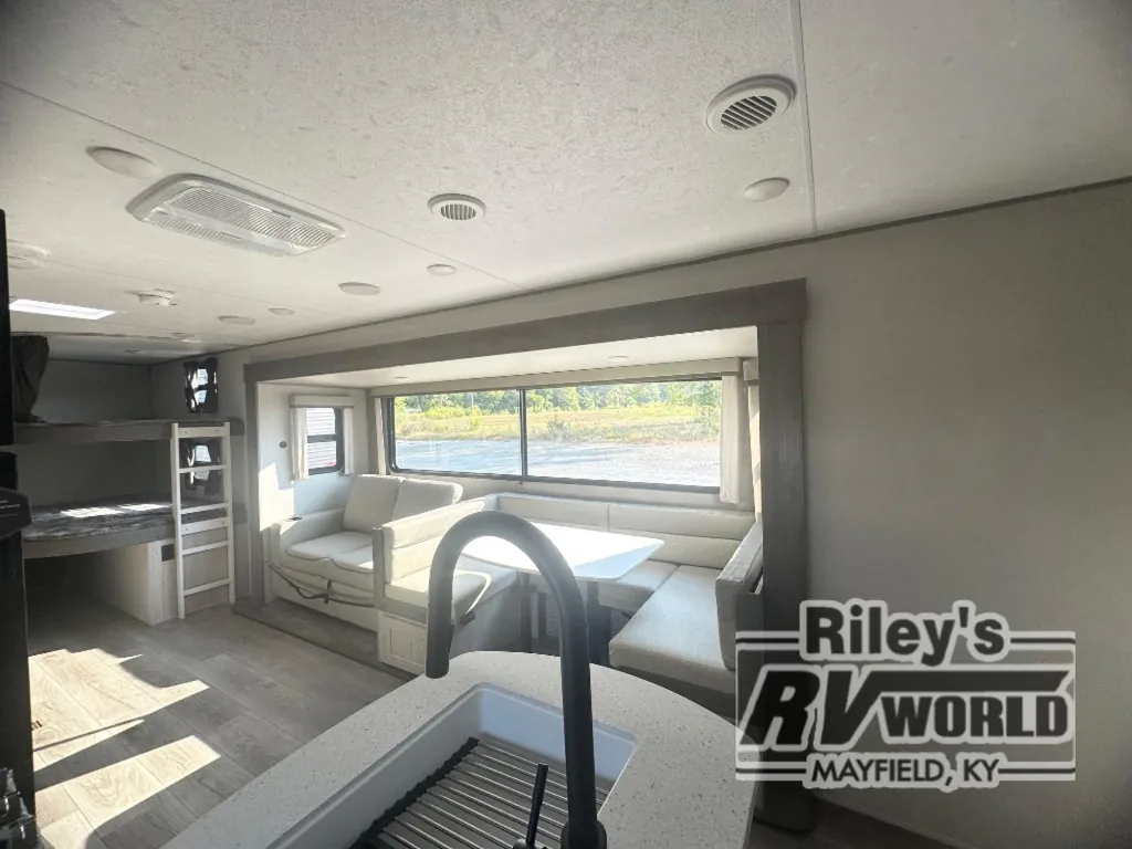 2026 Coachmen Catalina Legacy Edition 273DBHCK, Photos photo 15