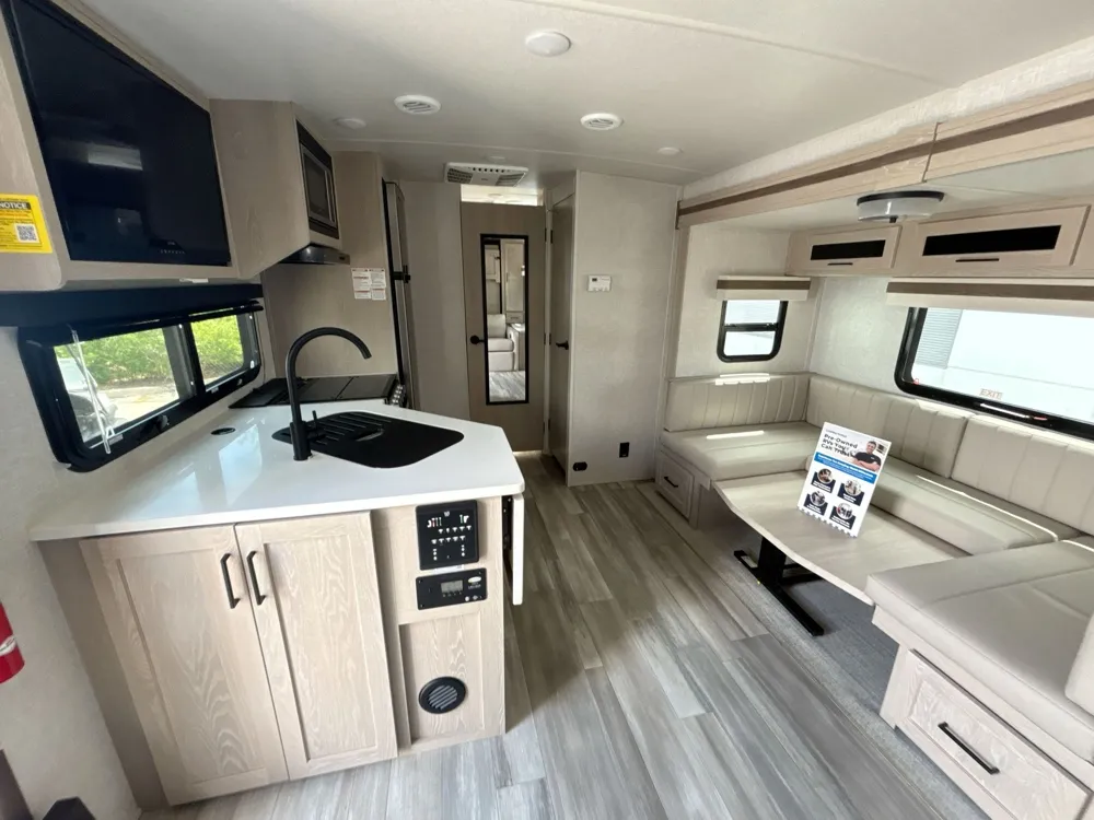 2023 Forest River Rockwood Mini Lite 2507S - Photo 4