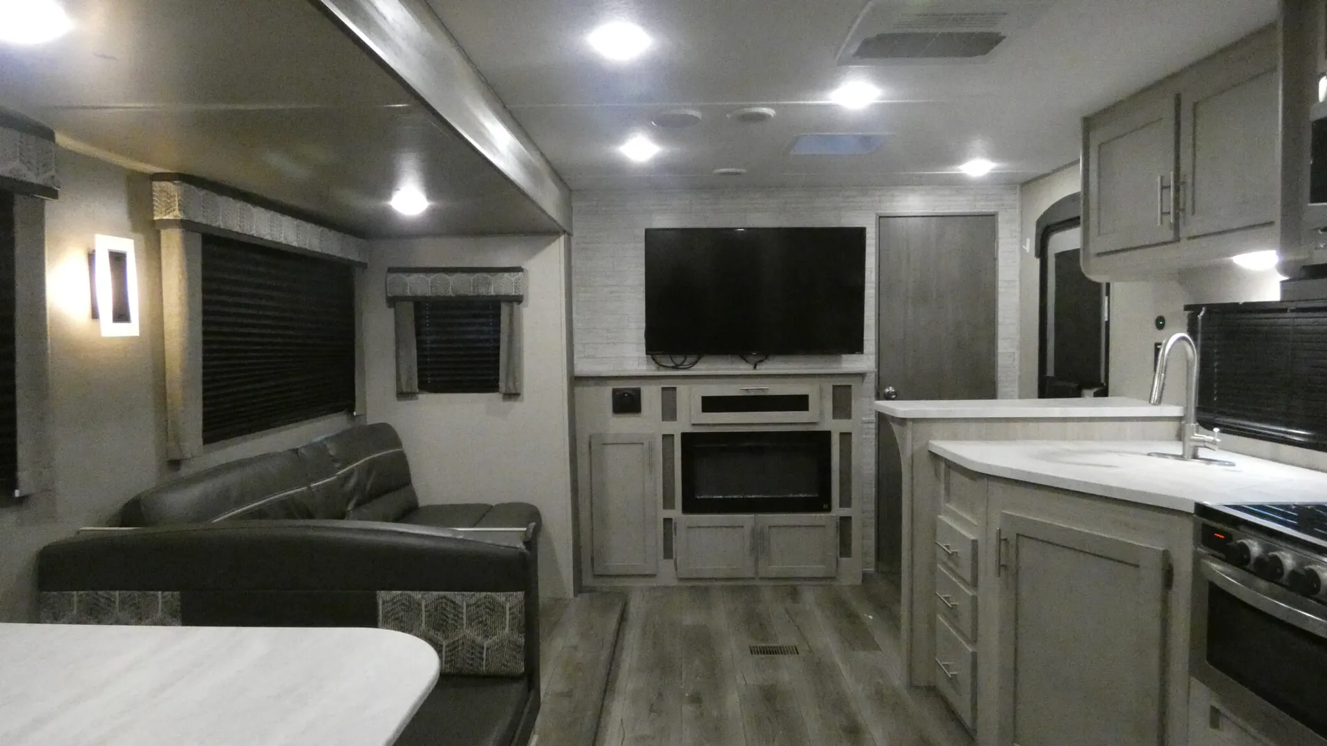 2023 Coachmen Catalina 243RBS - Photo 3