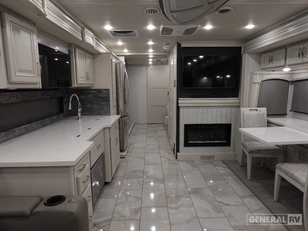 2026 Fleetwood Discovery 38W - Photo 3