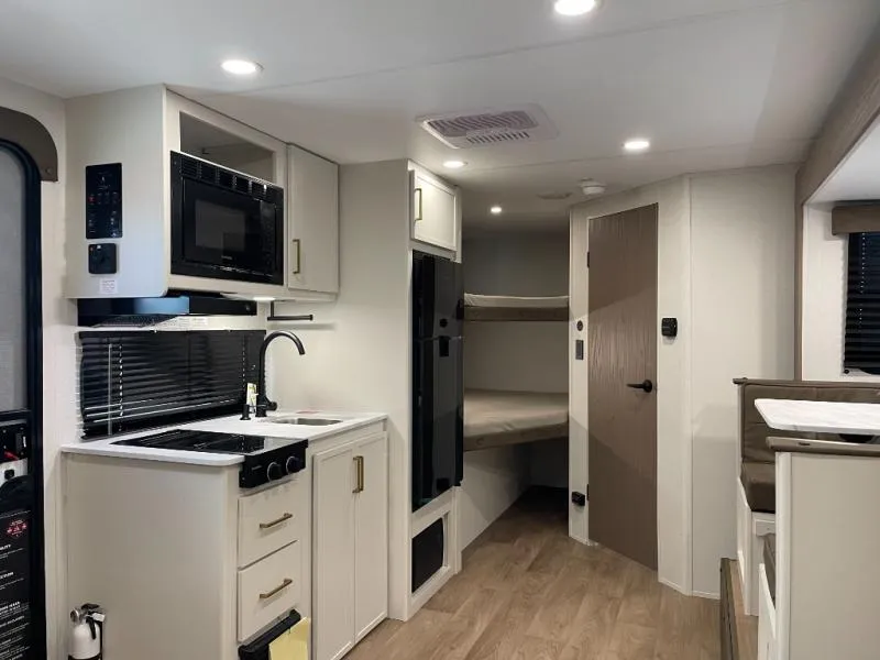 2026 Grand Design Transcend One 161DB - Photo 3