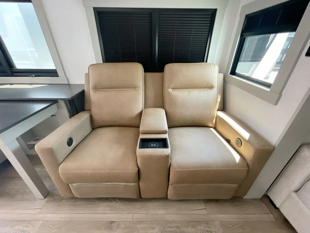 2026 Brinkley Model Z 3515, Photos photo 8
