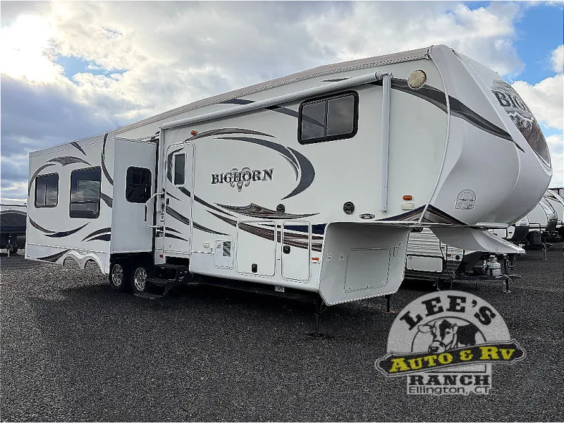 2012 Heartland Bighorn 3185RL - Photo 2