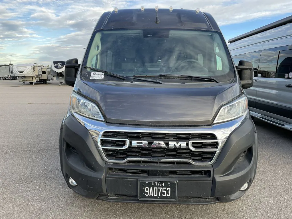 2024 Thor Motor Coach Twist 2LB - Photo 2