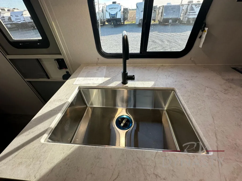 2025 Coachmen Freedom Express Select 31SE, Photos photo 18