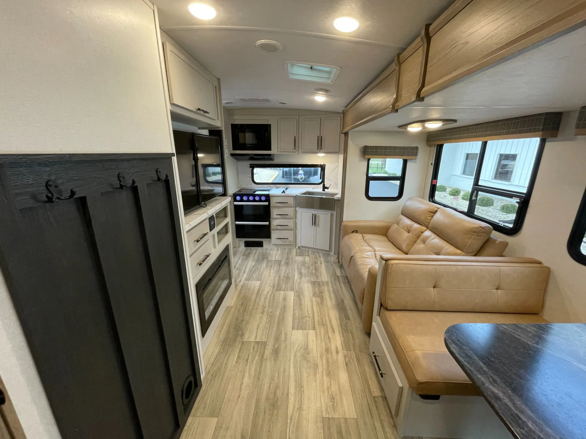 2025 Dutchmen Astoria 2623RK - Photo 3