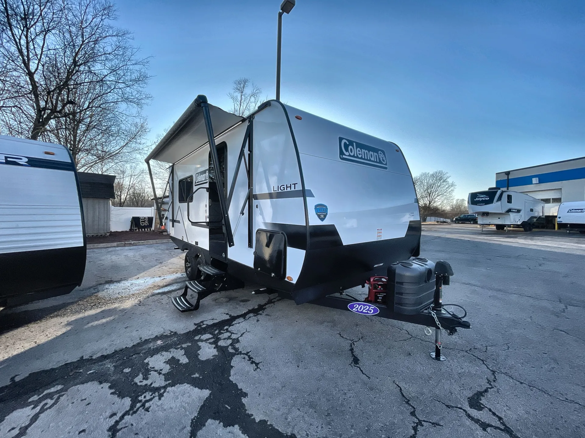 2025 Keystone Coleman Light 18RX - Photo 2