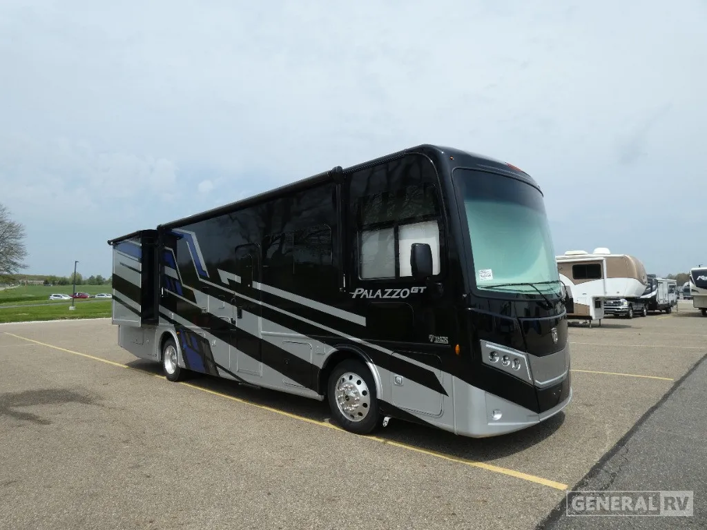 2026 Thor Motor Coach Palazzo GT 33.6 - Photo 2