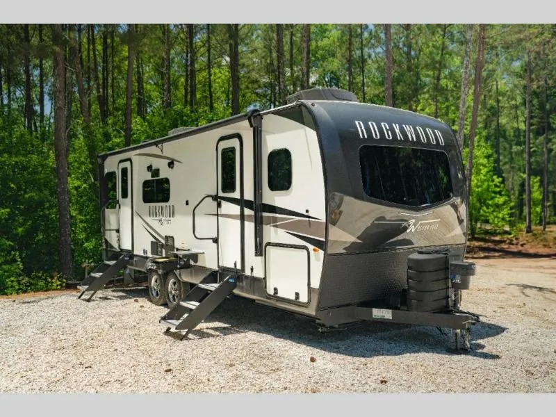2025 Forest River Rockwood Ultra Lite 2618RD - Photo 2