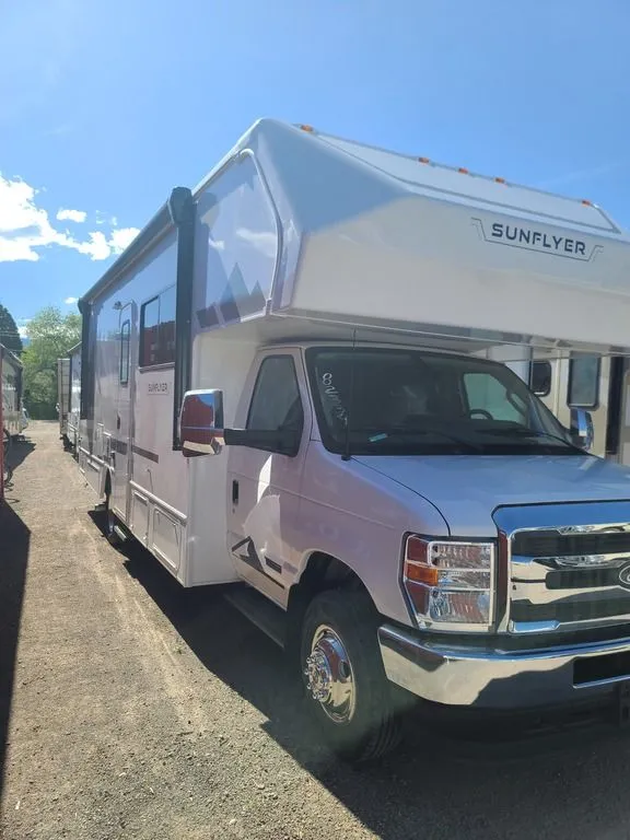 2027 Winnebago SUNFLYER 26FE - Photo 2