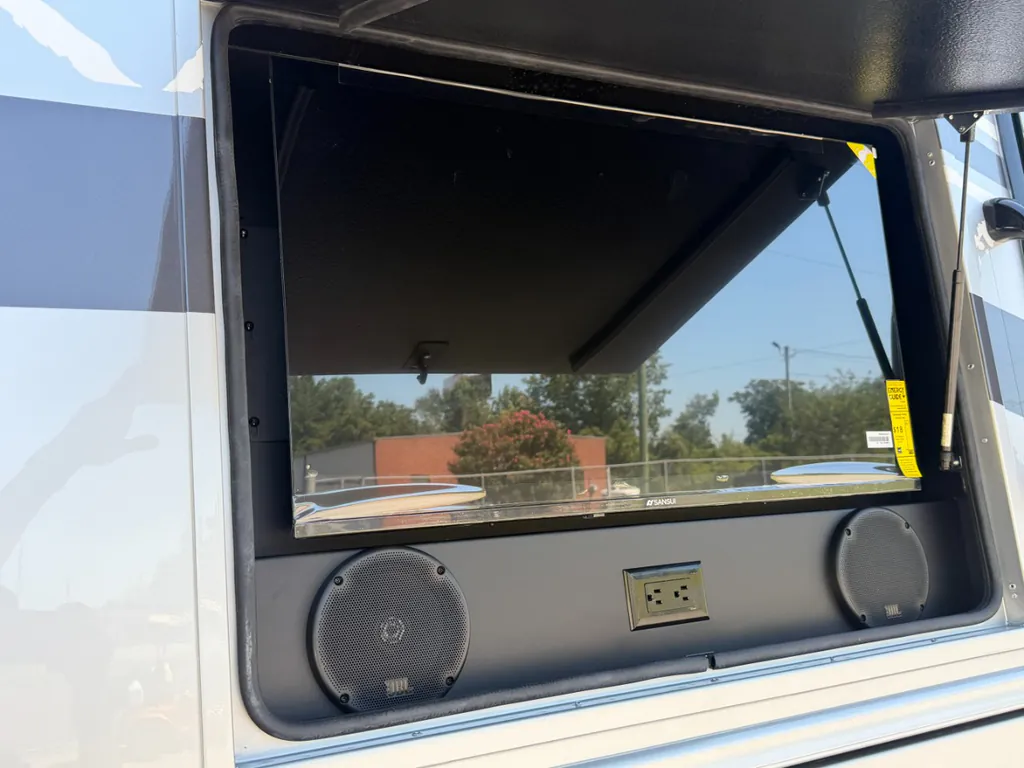 2027 Entegra Coach Accolade 37K, Photos photo 11