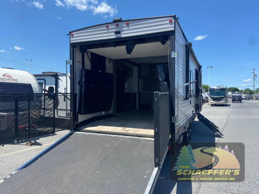2021 Forest River Vengeance Rogue 26V, Photos photo 7
