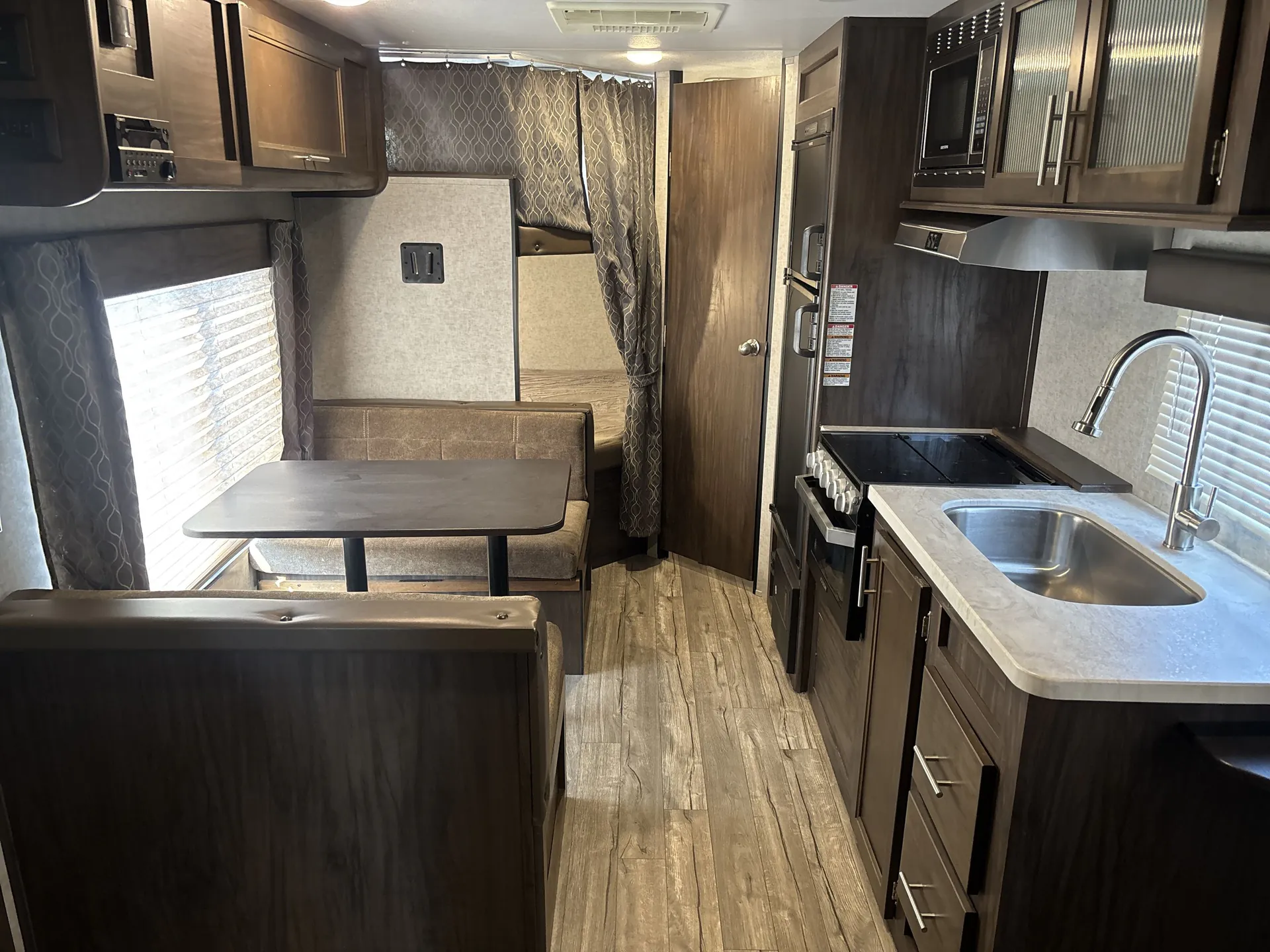 2019 Forest River Cherokee Grey Wolf 26DJSE — living area main