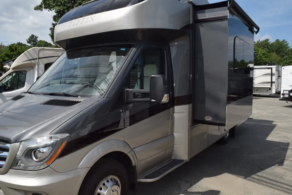 2019 Tiffin Wayfarer 25 QW, Photos photo 4