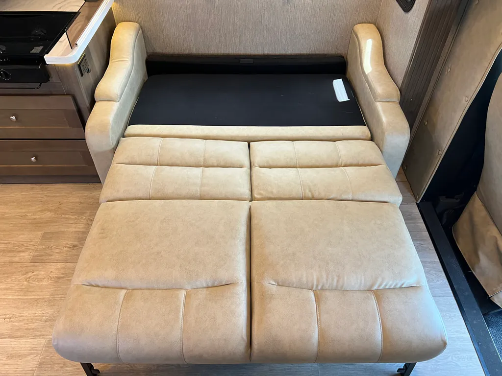 2023 Nexus Wraith 33W, Photos photo 8