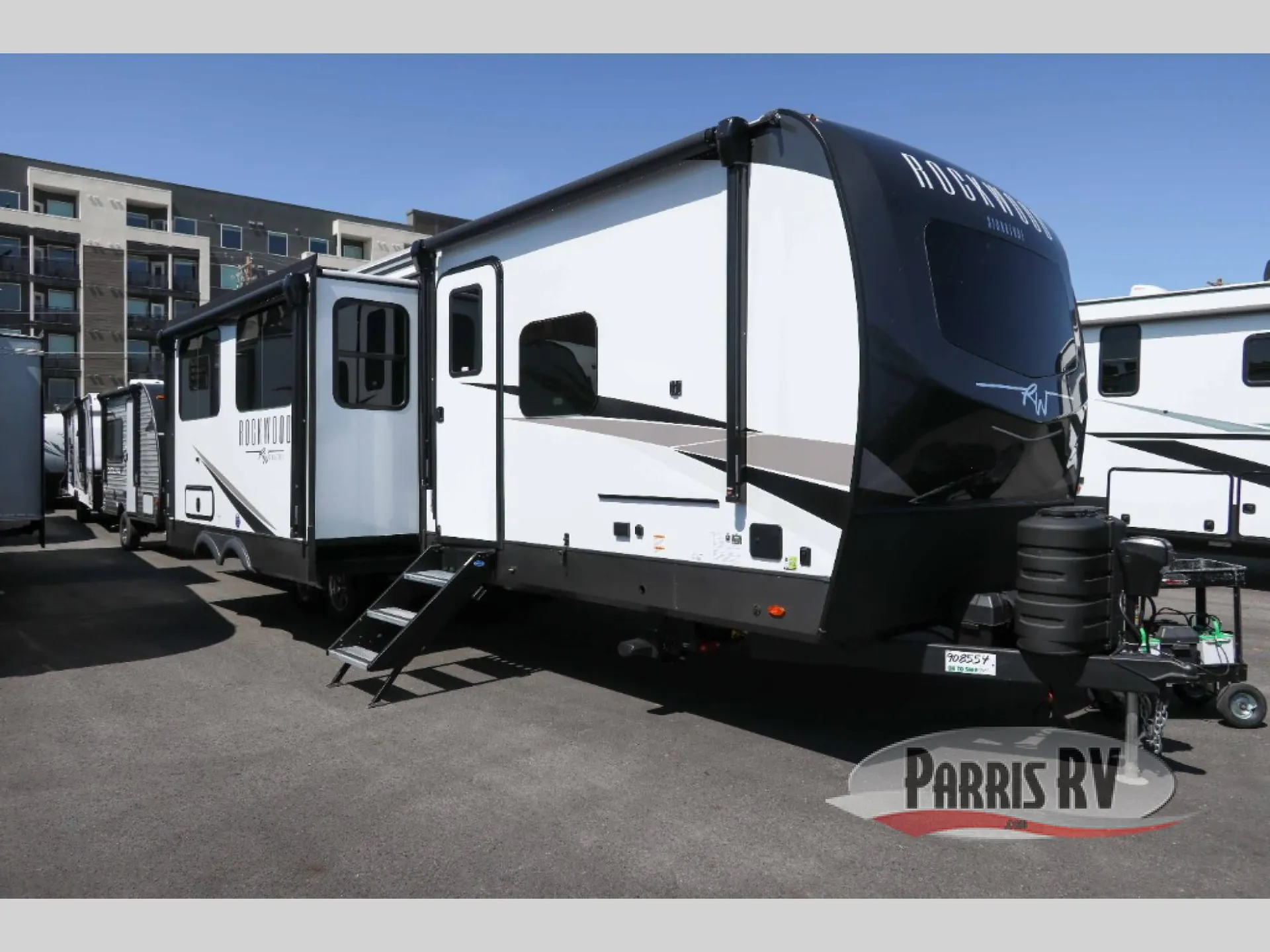 2025 Forest River Rockwood Signature 8338DB - Photo 2