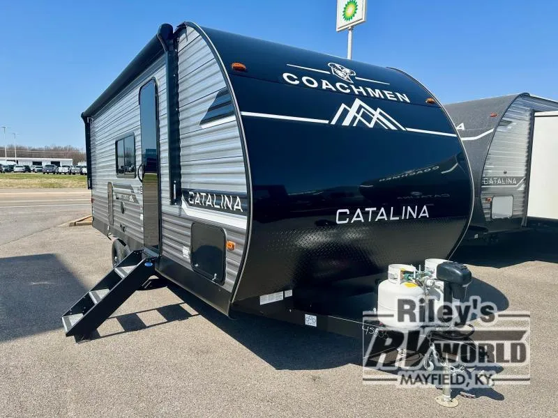 2025 Coachmen Catalina Summit Series 8 221MKE - Photo 2