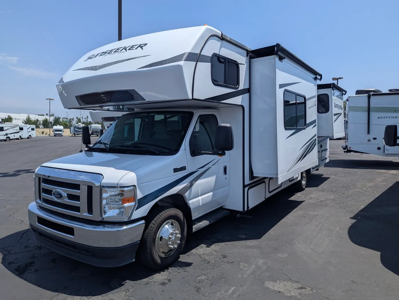 2024 Forest River Sunseeker 2860DS - Photo 4
