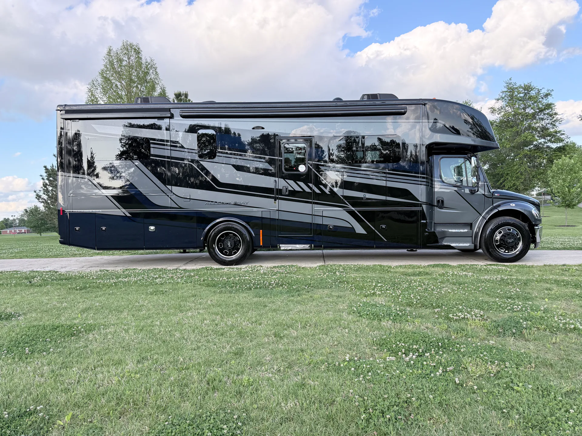 2026 Tiffin Allegro Bay 34 DB - Photo 3