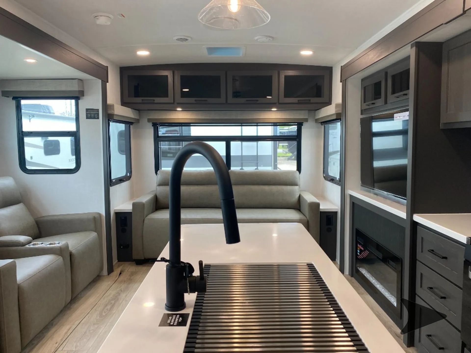 2027 Forest River Rockwood Ultra Lite 2916RL — Photo 5