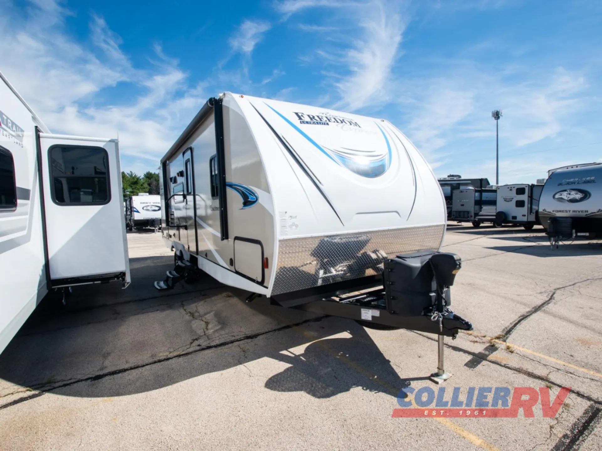 2019 Coachmen Freedom Express Ultra Lite 248RBS - Photo 2