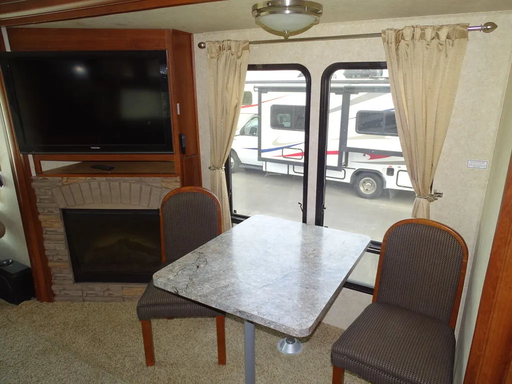 2013 Forest River Georgetown 378TS — Photo 7