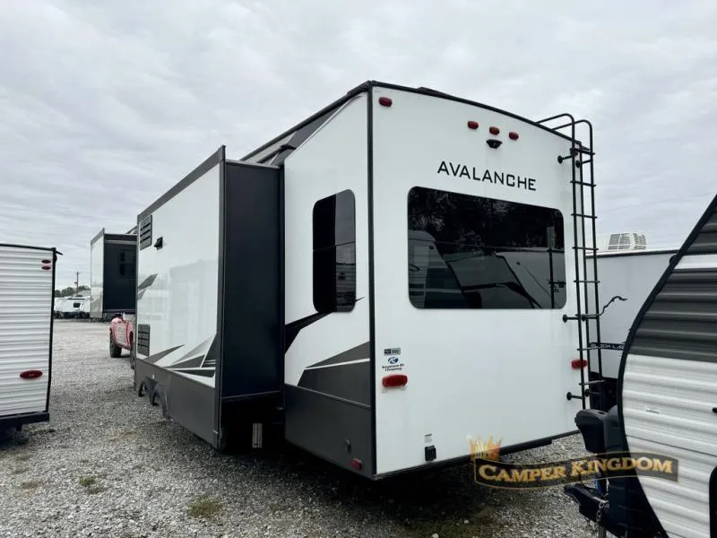 2020 Keystone RV Avalanche 320RS - Photo 4