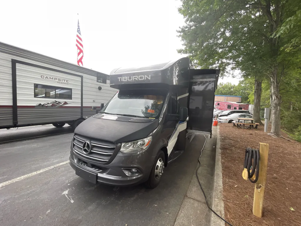 2023 Thor Motor Coach Tiburon 24FB, Photos photo 4