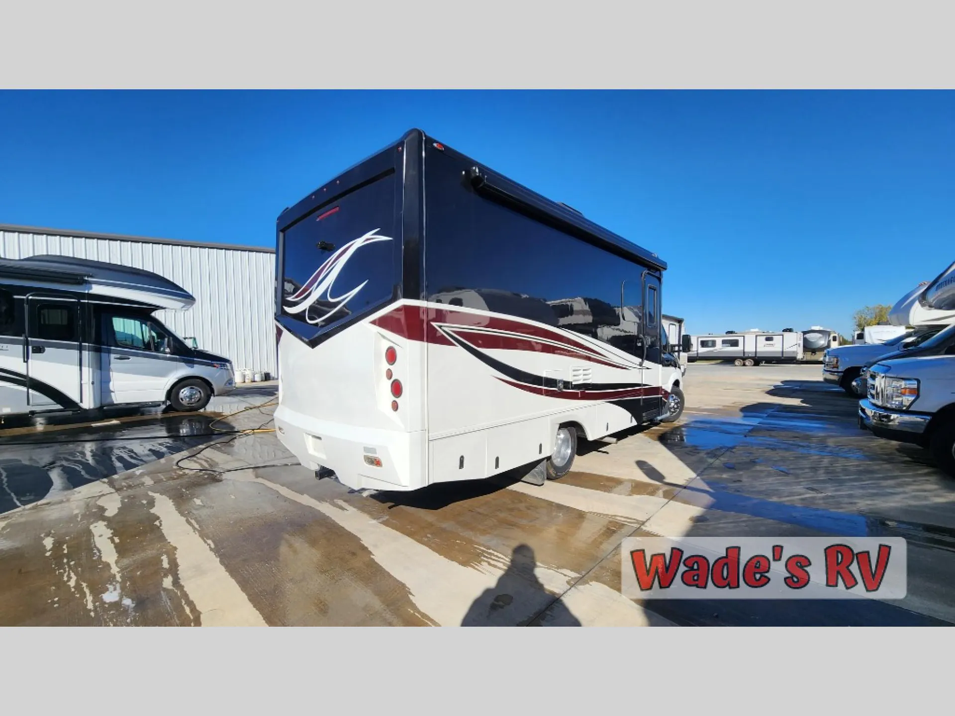 2015 Renegade RV Villagio 25HAB dealer photo 8 from Wade's RV