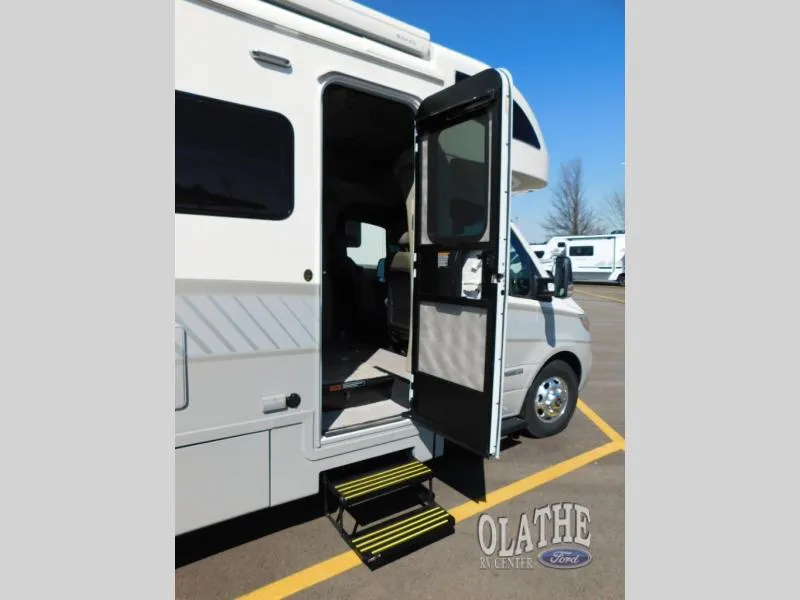2027 Winnebago VIEW 24R - Photo 4