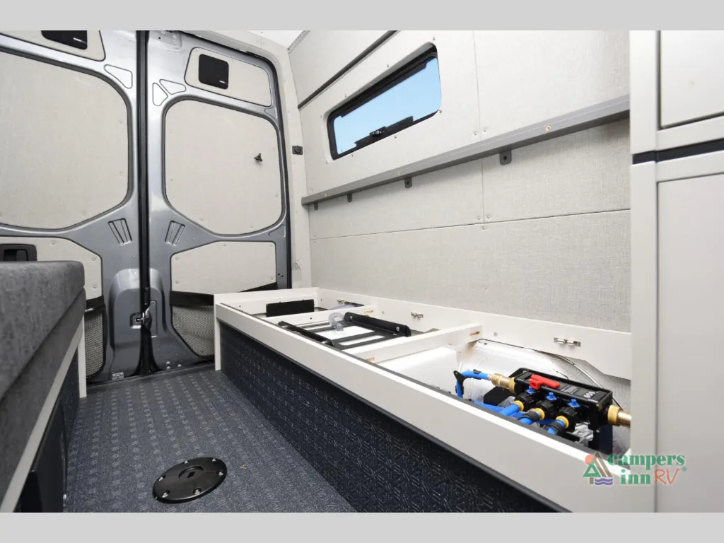 2023 Outside Van Approach 170, Photos photo 22