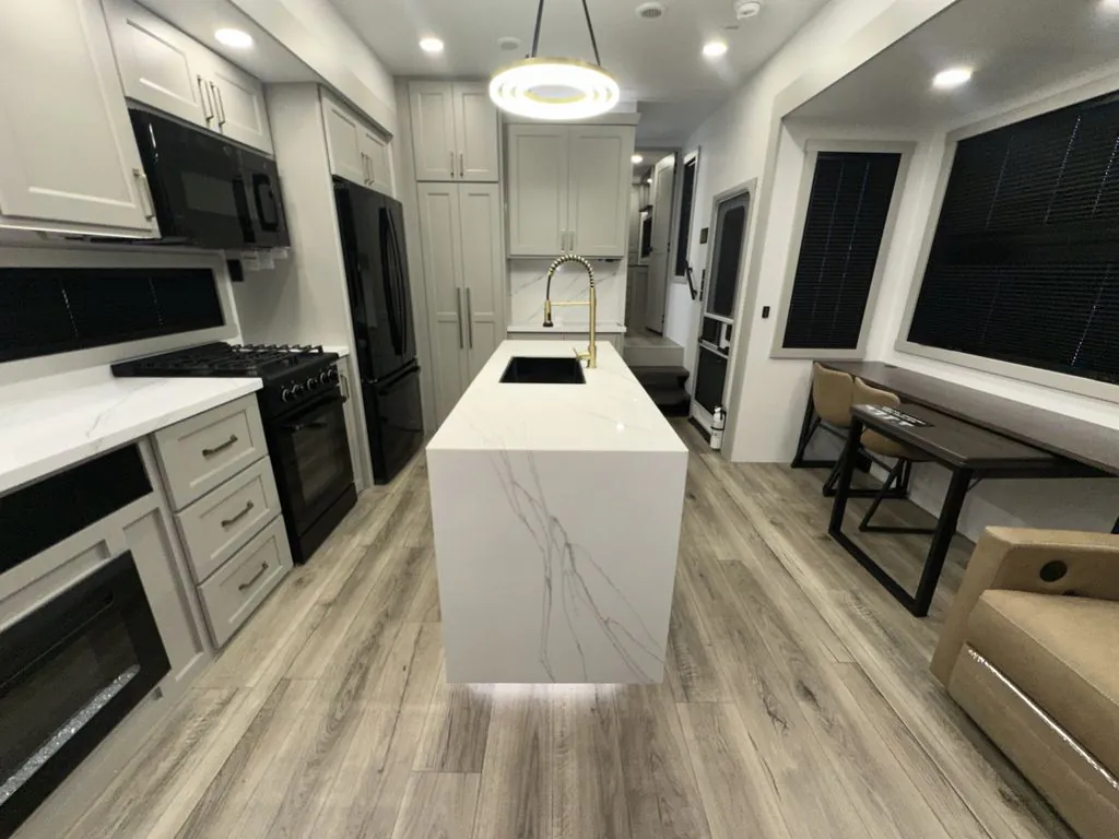 2026 Brinkley Model G 4170, Photos photo 11