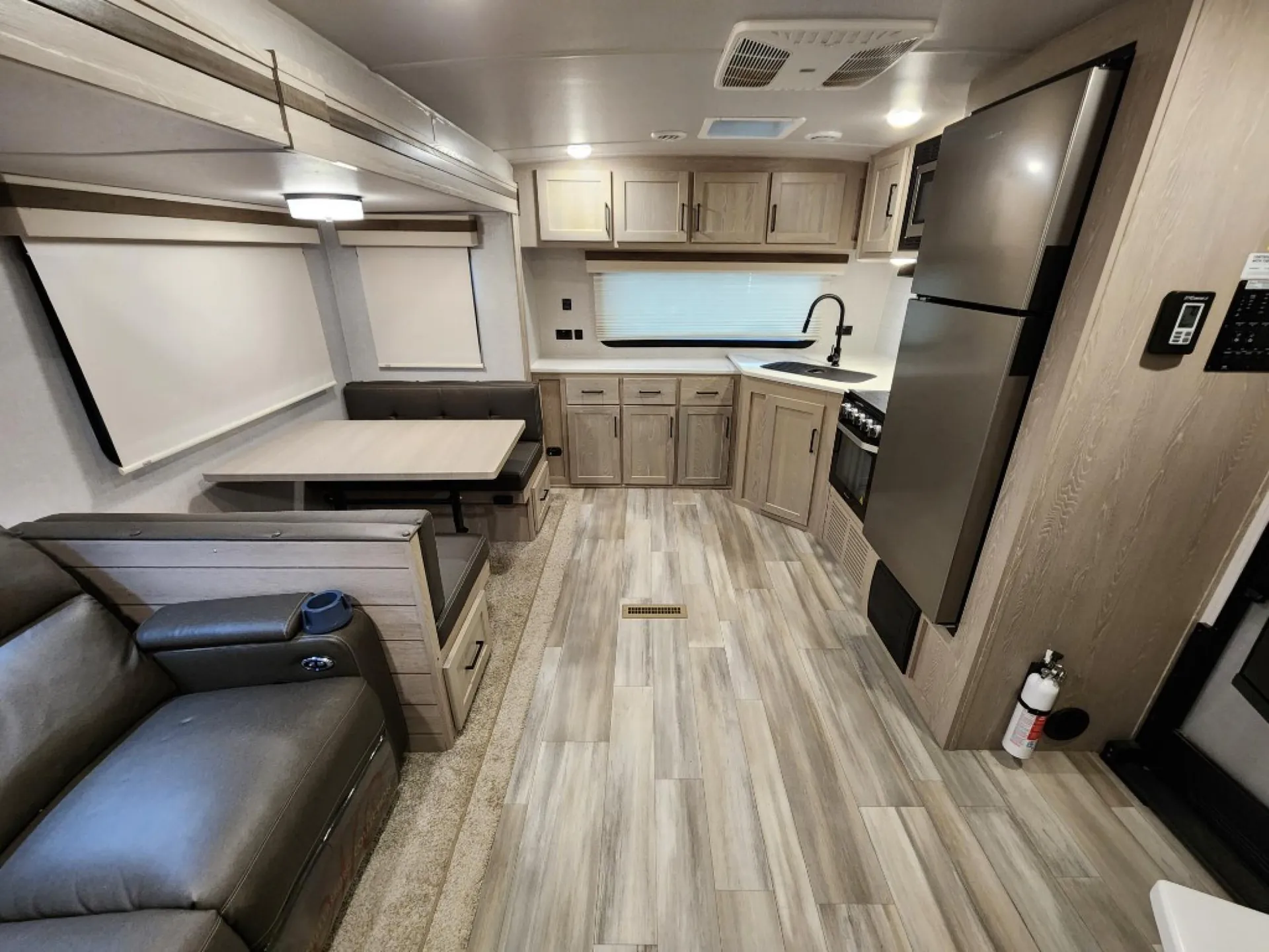 2022 Forest River Rockwood Ultra Lite 2608BS - Photo 3