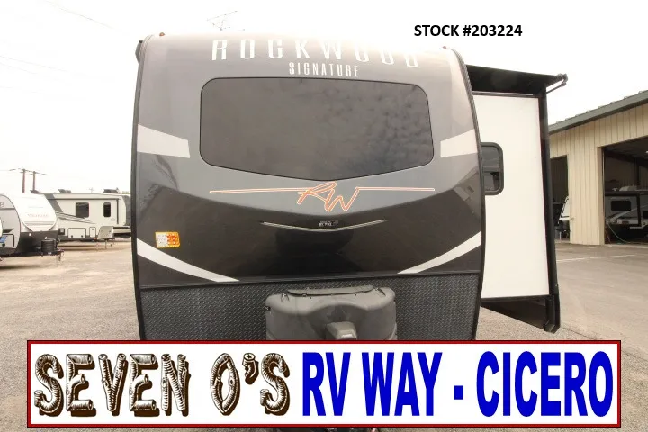 2021 Forest River Rockwood Signature Ultra Lite 8337RL - Photo 2
