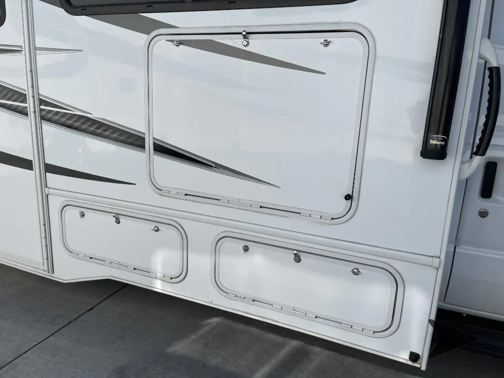 2020 Forest River Sunseeker 3040DS, Photos photo 21