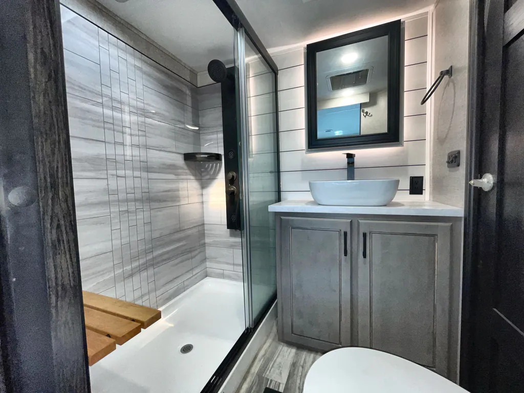 2024 Jayco Seismic Luxury Series 4113, Photos photo 17