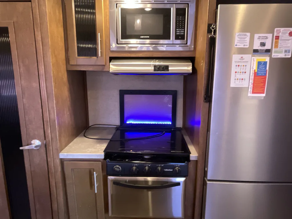 2017 Forest River Sabre 36BHQ, Photos photo 10