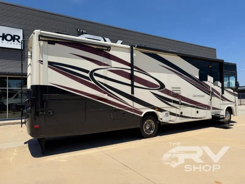 2014 Forest River Georgetown 335DSF - Photo 2