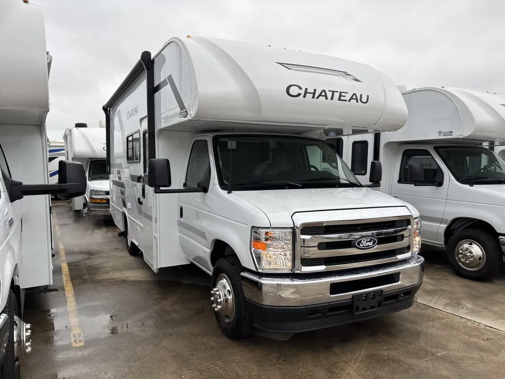 2026 Thor Motor Coach Chateau 22Z - Photo 2