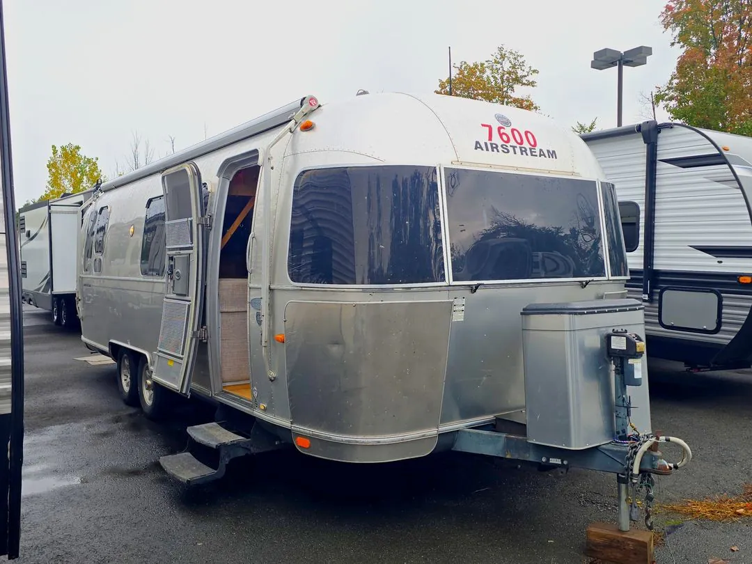2012 Airstream Flying Cloud 27FB - Photo 2