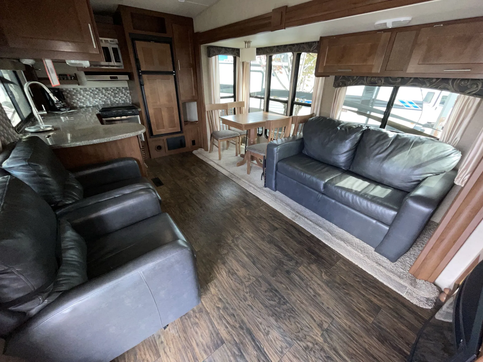 2015 Forest River Wildcat Maxx 282RKX — living area main