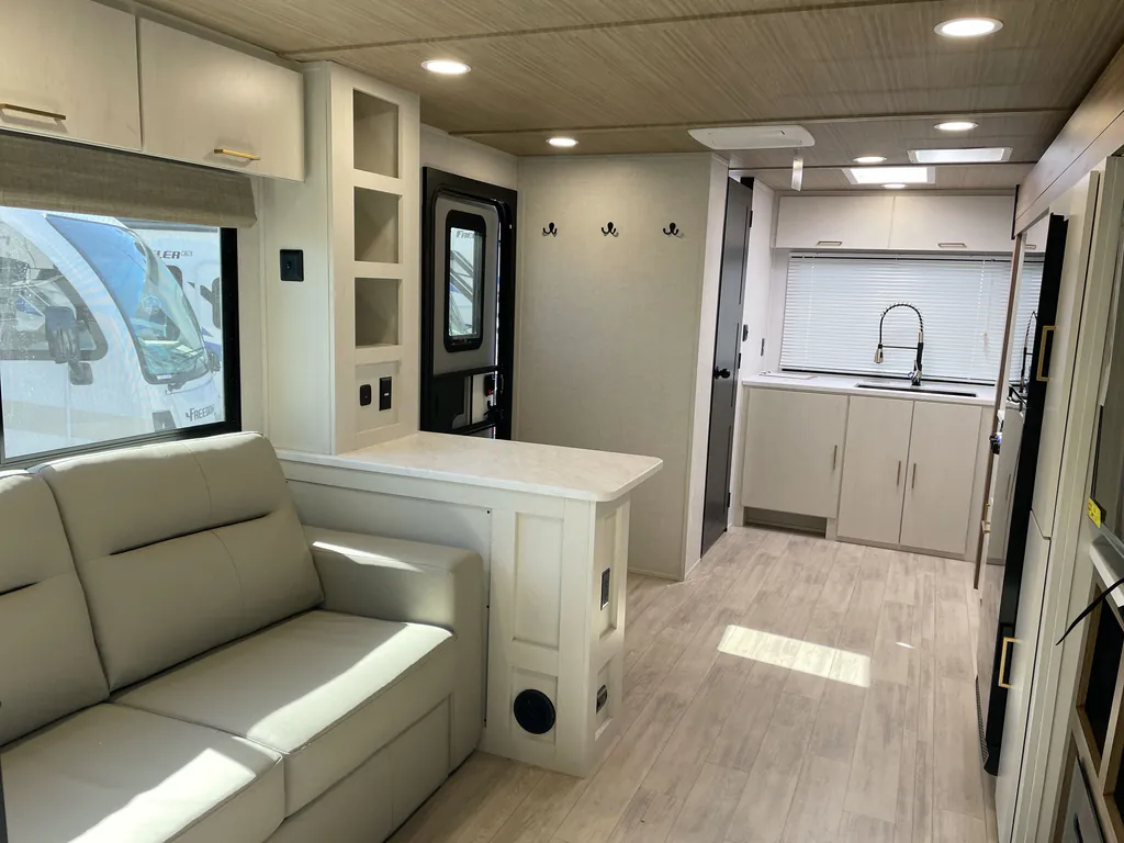 2026 Forest River Vibe Extreme Lite 2500CK, Photos photo 3