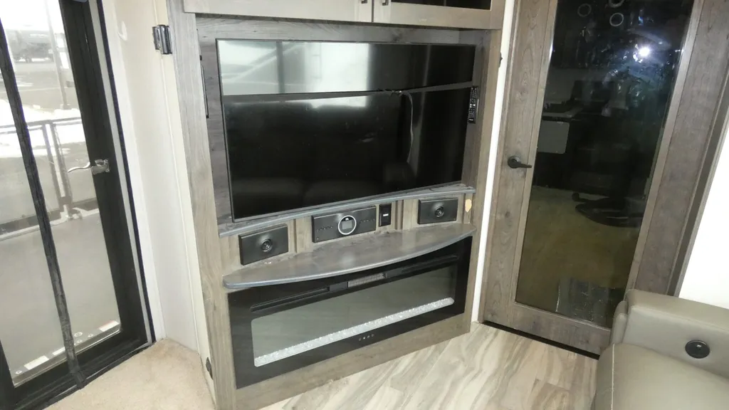 2023 Alliance RV Valor 42V13, Photos photo 22