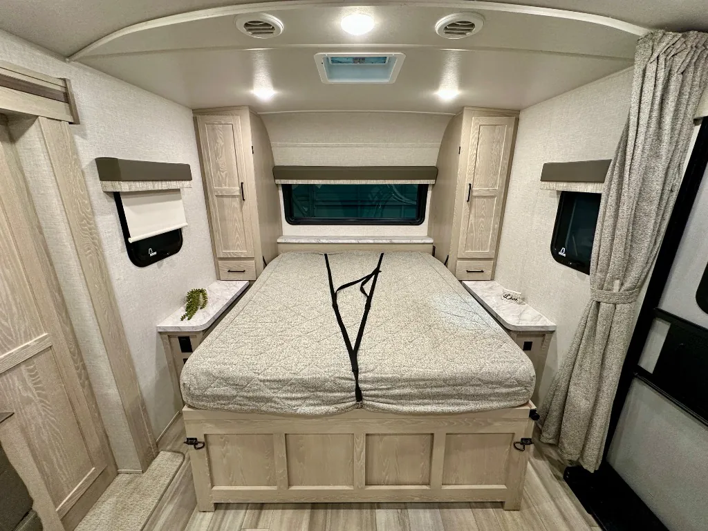 2023 Forest River Flagstaff Micro Lite 25BRDS, Photos photo 11