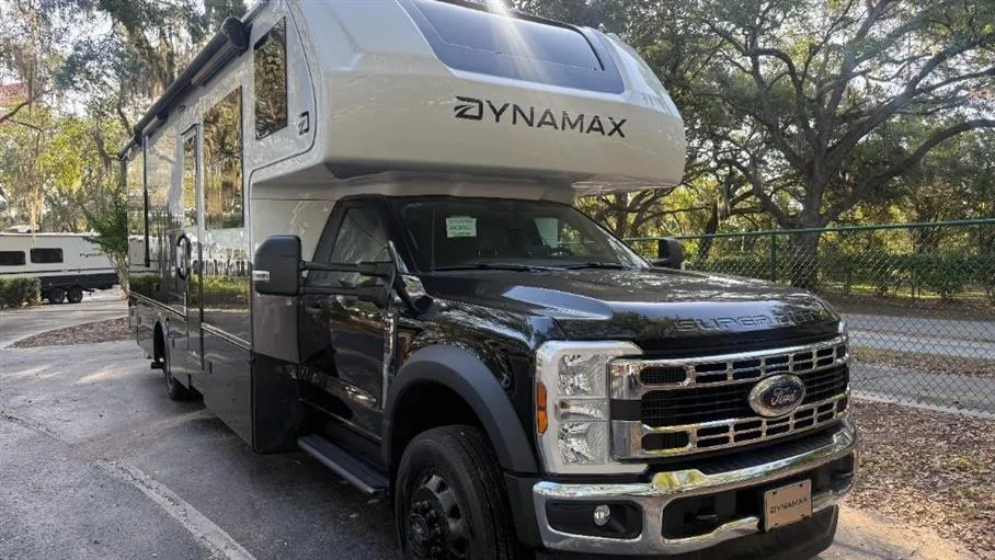 2027 Dynamax isata 6 31KSF 4x4 - Main photo