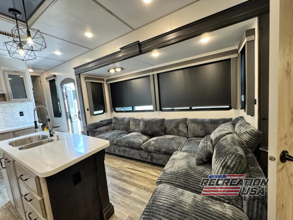2023 Keystone Avalanche 390DS, Photos photo 10