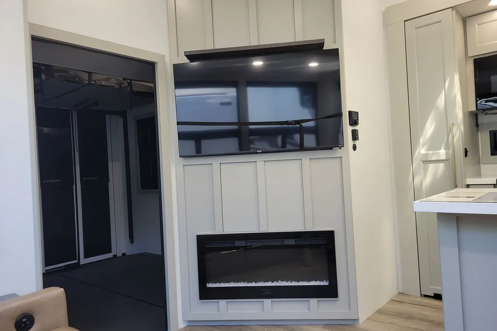 2025 Brinkley Model G 3500, Photos photo 19