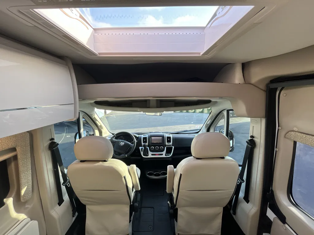 2022 Thor Motor Coach Tellaro 20AT, Photos photo 9