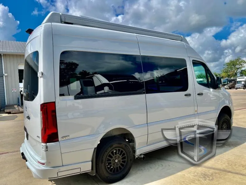 2025 Tiffin GT1 19AG - Photo 2
